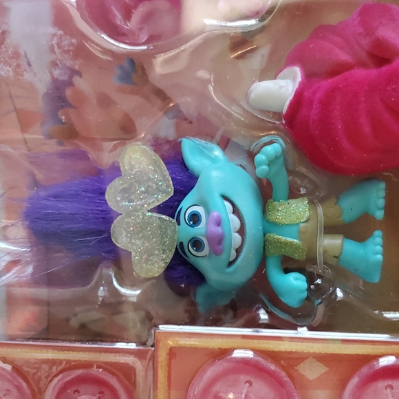 DreamWorks Trolls World Tour Collectible - Picture 3 of 9